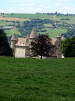 Virieu sur Bourbre et son château