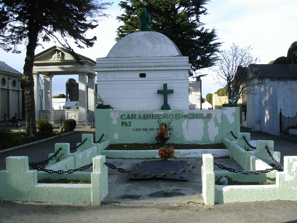 27- Punta Arenas - Monument aux Carabineros de Chile