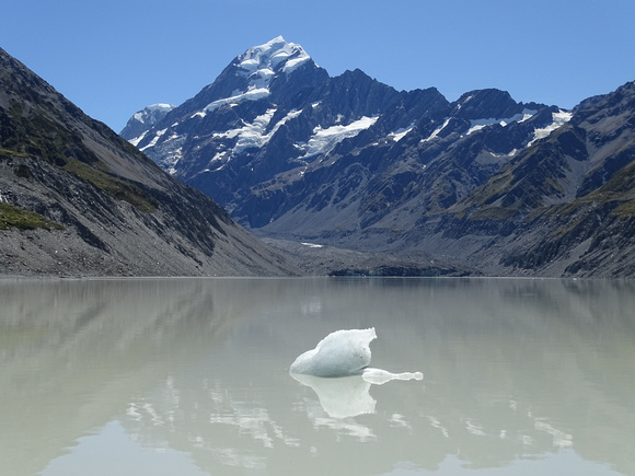 hooker lake, iceberg, aoraki